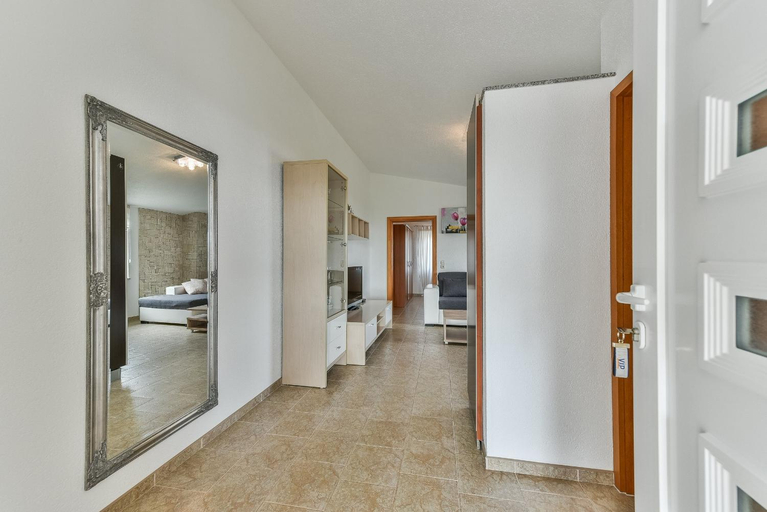Others 5, Apartments by the sea Vir - 18523, Vir