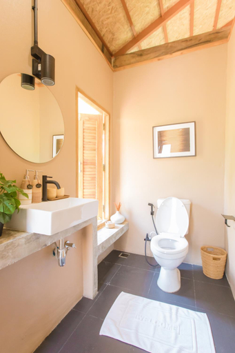 Bathroom 4, Kod Sapan by Shelter, Bo Klue