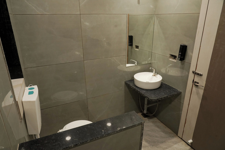 Bathroom 4, Hotel Suryodaya, Ujjain