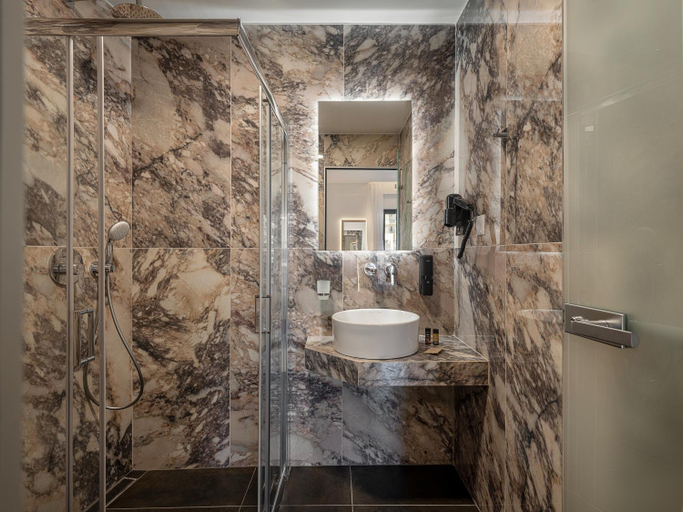 Bathroom 4, Miss Marrone City Hotel, Crete