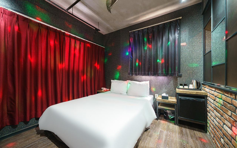 Bedroom 9