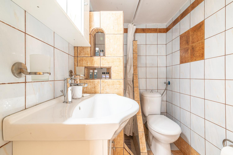Bathroom 2, Boutique Apartment with ParkView, Crete