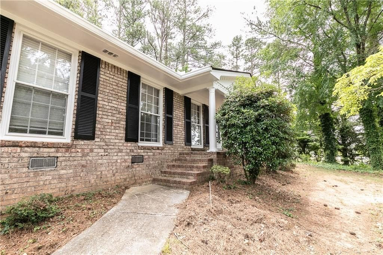 Exterior & Views 2, 460 Holt, Cobb