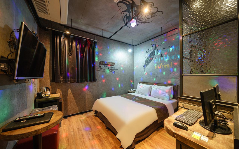 Bedroom 8