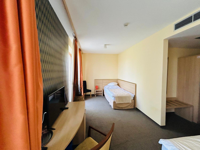 Bedroom 3, Hotel Legend, Dunajská Streda