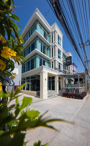 Exterior 16