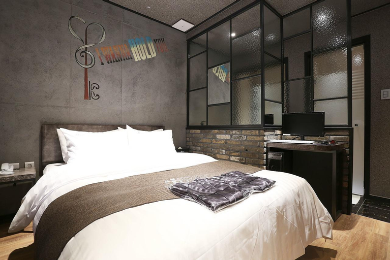 Bedroom 14