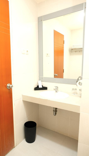 Bathroom 10