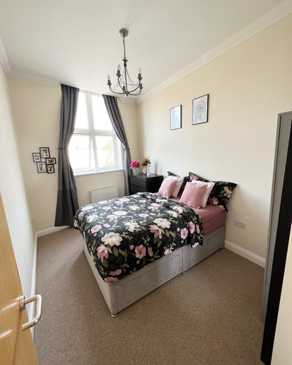 Cosy town centre apartment close to beach, Poole