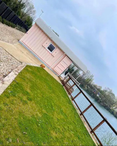Others 5, Lake View Lodge Pod, West Sussex