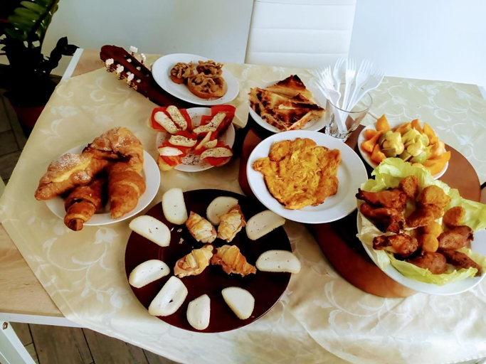 Food & Drinks