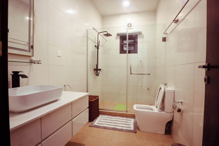 Bathroom 4, Homeaway Apartment Hotel, Akure North
