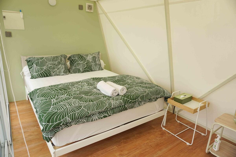 Bedroom 2, Over Easy Glamping Tenda Cinta #3, Bandung