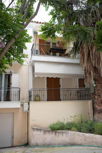 2, Aegina Town Apartment , with Private Parking, Attica