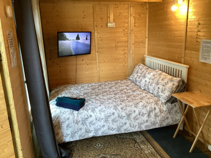 Bedroom 2, Vigo Retreat cabin 1, Kent