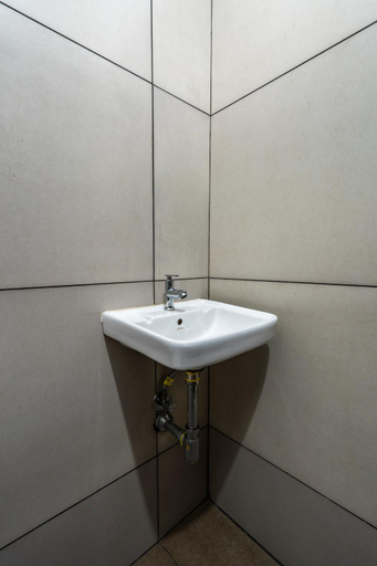 Bathroom 2, DAAN South Park, Ernakulam