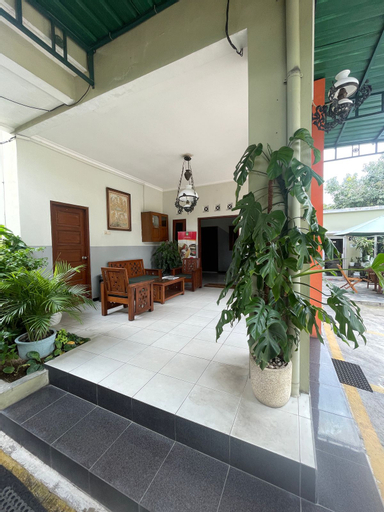 Exterior 17
