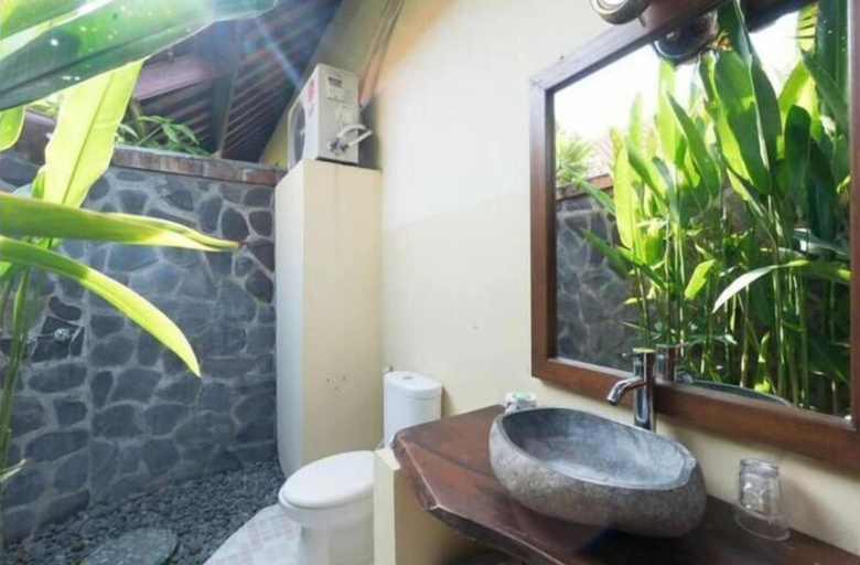 Bathroom 2, Pondok Rahayu Guest House, Buleleng