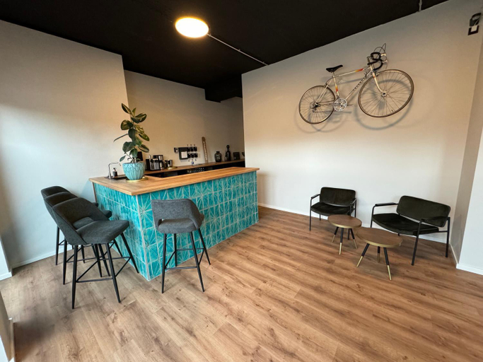 Others 5, City-Studio im Innenhof mit Boxspring-Bett und Community-Raum, Münster