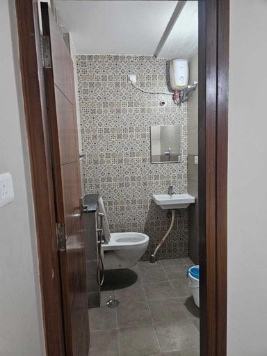Bathroom 4, Anvik stays, Bangalore