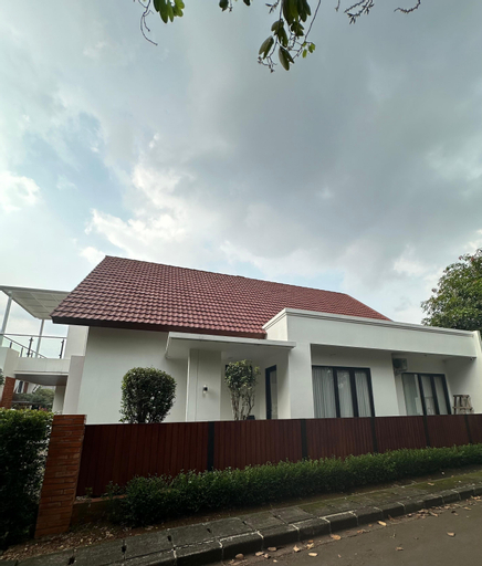Rumah Sudut Sakura, Bekasi