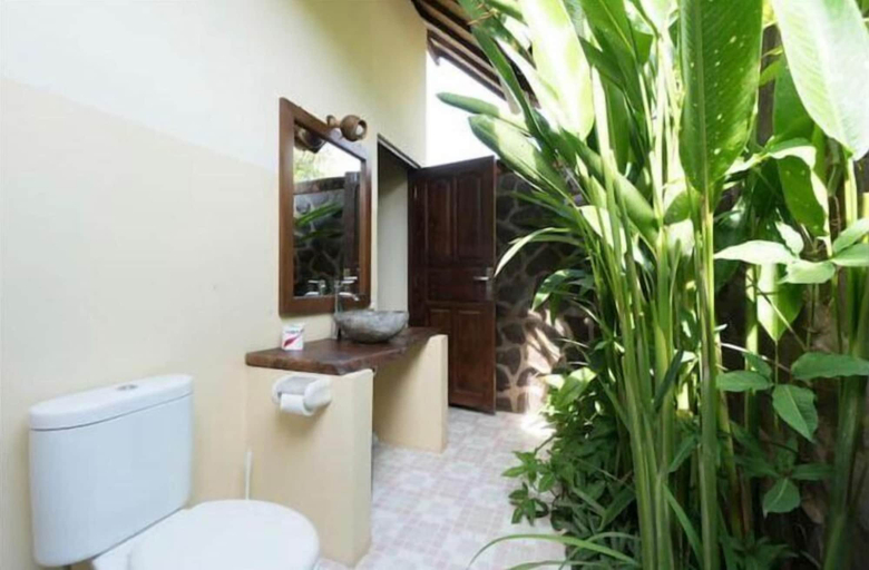 Bathroom 2, Pondok Rahayu Guest House, Buleleng