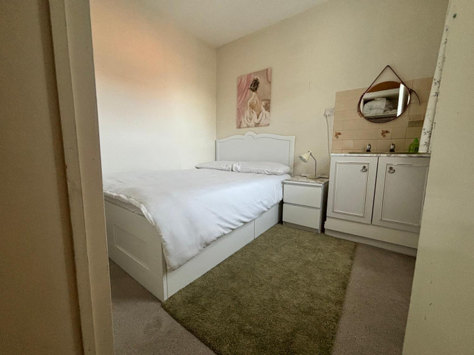Bedroom, Winton house home stay, Bournemouth