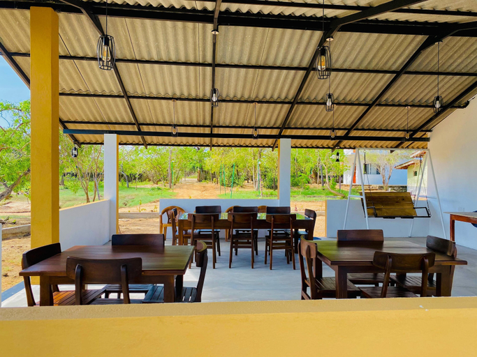 Food & Drinks 4, Wanamal Lake Front Yala, Thissamaharama