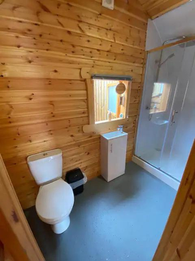 Bathroom, The Plough and Harrow , Kent