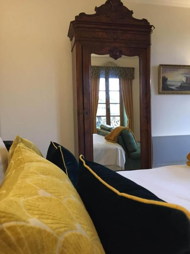 Bedroom 3, La Grenouille Noire, Allier