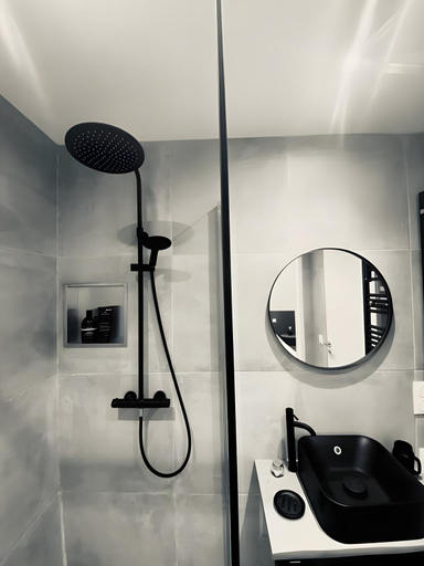 Bathroom 4, Mas Aupiho, Bouches-du-Rhône