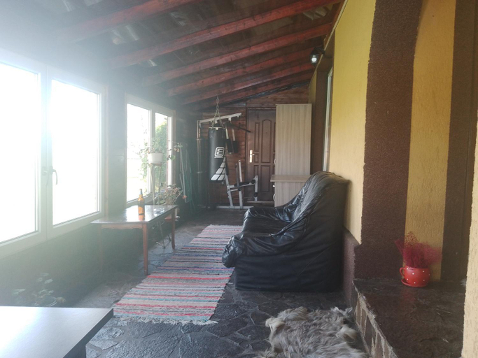 Others 5, La Cabana Girov, Girov