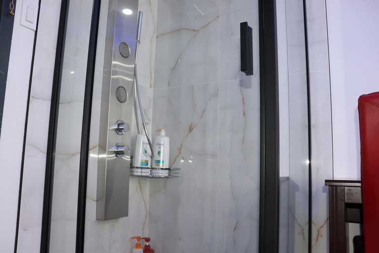 Bathroom, AMR Hotel Inc, La Rivière-du-Nord