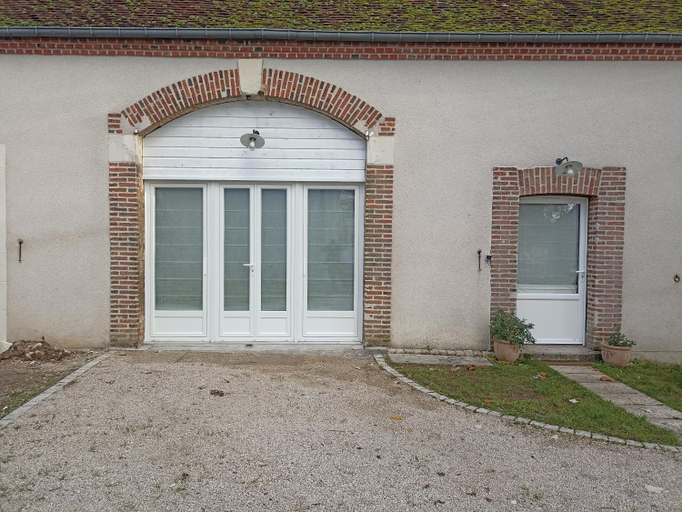 Exterior 11
