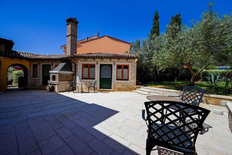 Others 4, Casa degli Artisti, Rovinj