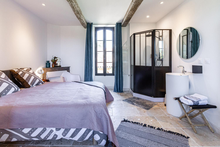 Others 4, B&B du Couvent, vue chateau, Tarn