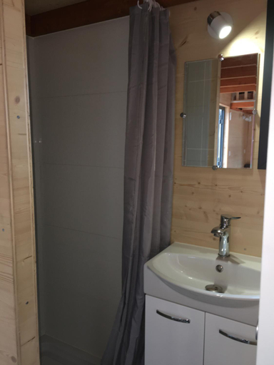 Bathroom 2, TINY HOUSE LA FARIGOULE, Bouches-du-Rhône