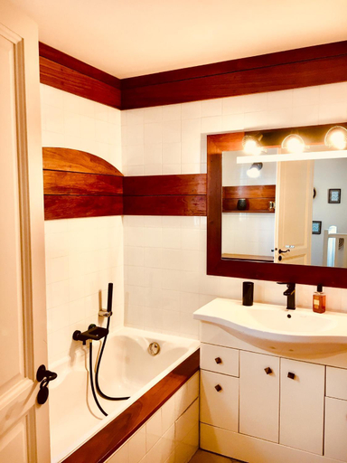 Bathroom, Mas Andalou Fabuleuse premiere ligne de mer, plage privative, Hérault