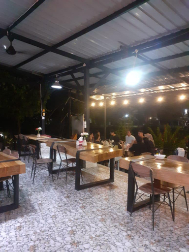 Glamping Teluk Sirih, Padang