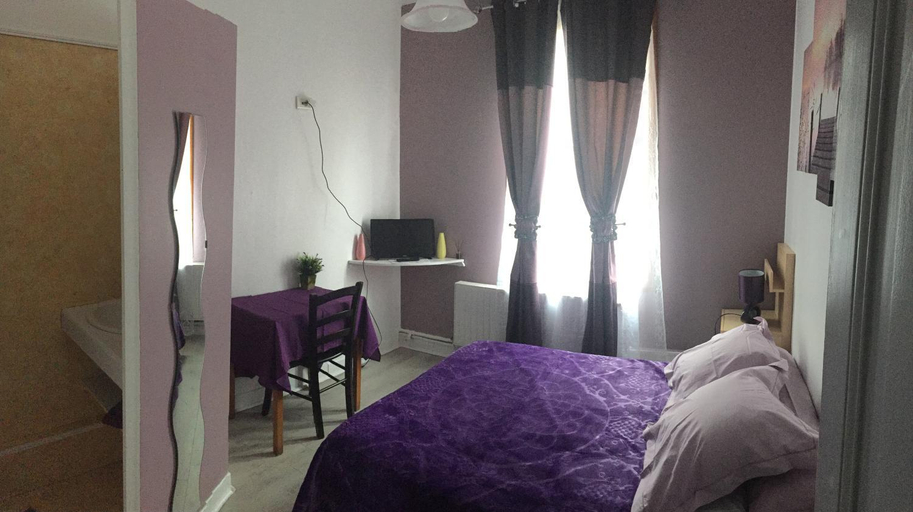 Bedroom 1, Hotel du Chemin de Fer, Yonne