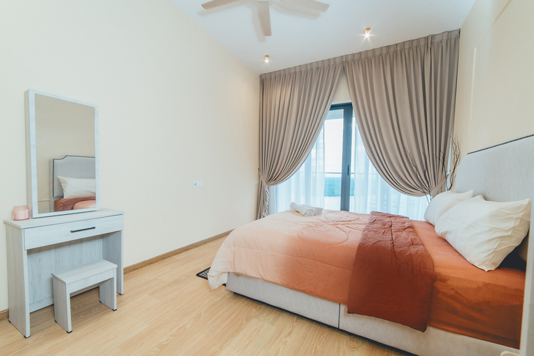 Danga Bay Vintage French 3BR6Pax Balcony Seaview, Johor Bahru