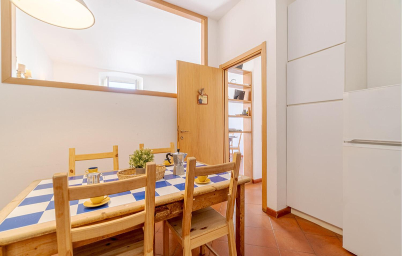 Others 5, Casa Platone, Genova