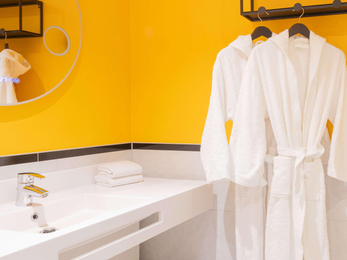 Bathroom 12