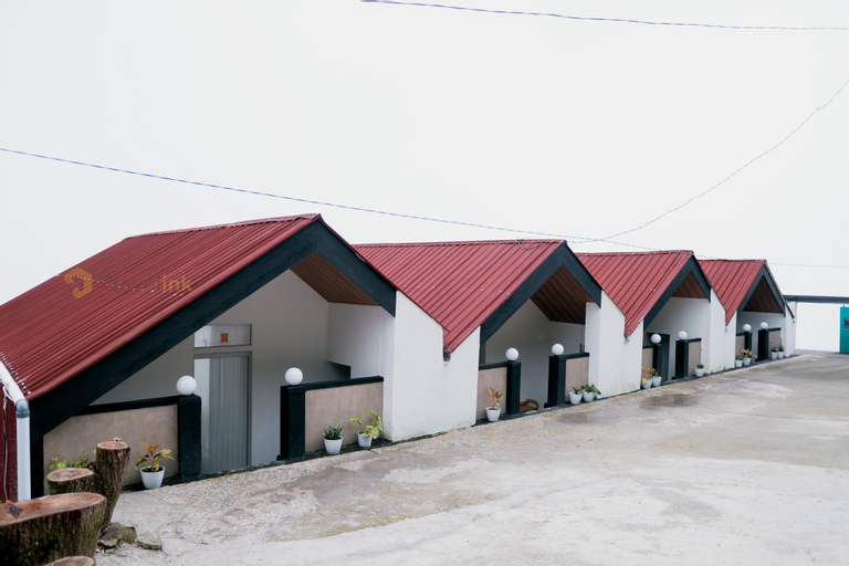 Exterior 11