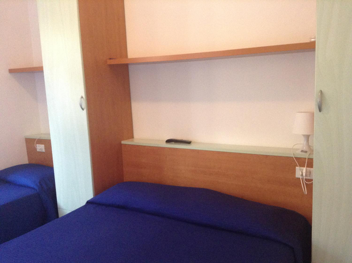 Bedroom 3, Hotel La Rosa, Livorno