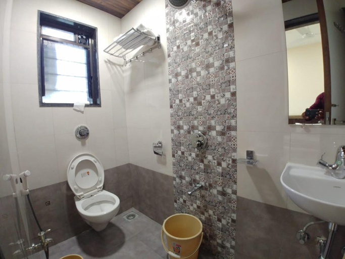 Bathroom 4, Hotel Matruchhaya Lonavala, Pune