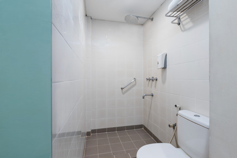 Bathroom 7