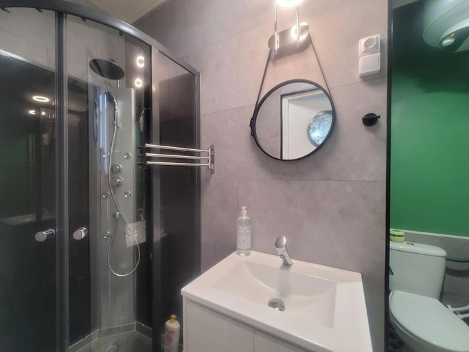 Bathroom 4