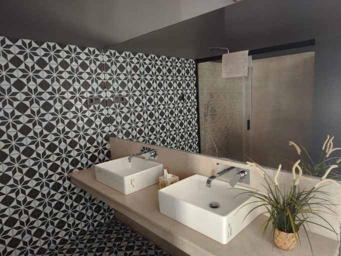 Bathroom 4, Casa de los Mendoza - Casa Solariega en el casco historico, Madrid