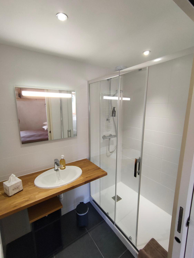 Bathroom 3, Domaine de Kervennec, chambres d'hotes et gites, Finistère